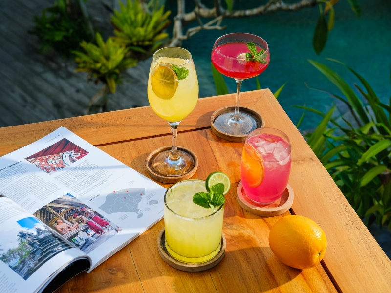 COCKTAIL HAPPY HOUR